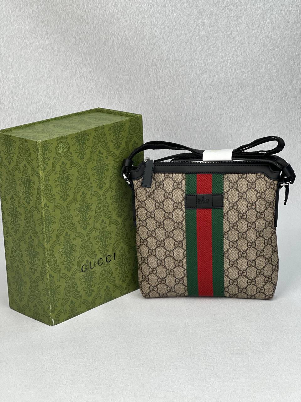 Gucci GG Supreme Messenger Bag-