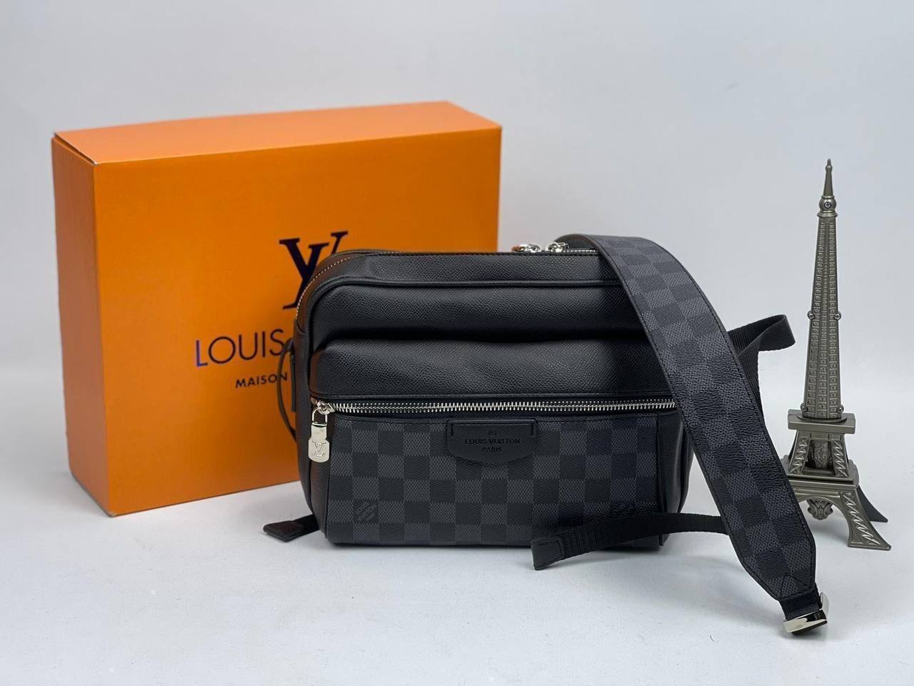 Louis Vuitton Discovery Messenger PM-1