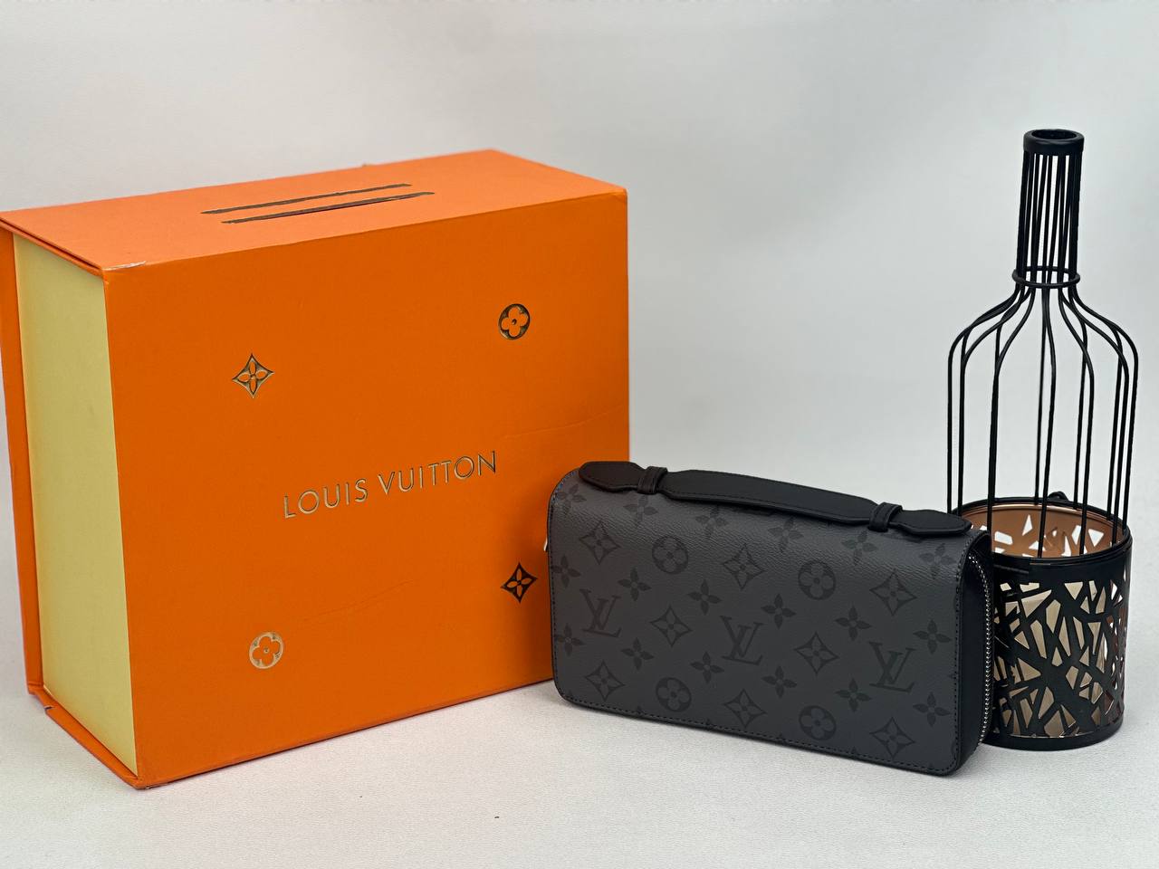 Louis Vuitton Tadao Clutch-3